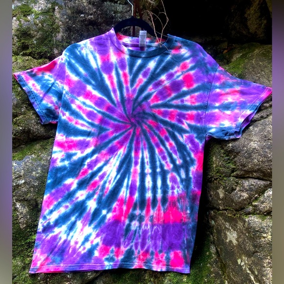 Handmade in Vancouver @ Lynn Canyon. My inspiration is the beautiful sunsets - Picture 1 of 2